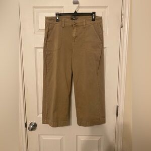 Torrid cropped khaki pants size 12